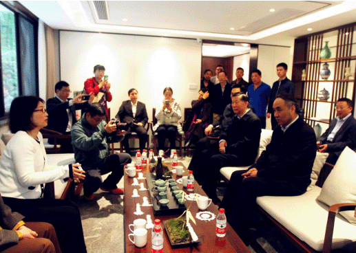 【動(dòng)態(tài)新聞】全國(guó)政協(xié)副主席一行視察白沙泉并購金融街區(qū)并蒞臨天堂硅谷