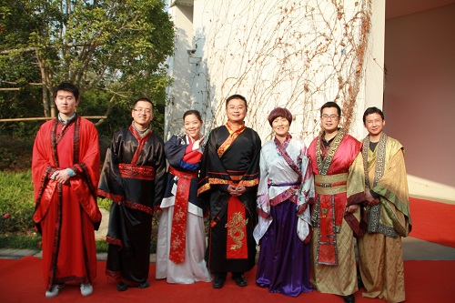 蝶變創新 快樂飛揚 蝶變創新 快樂飛揚